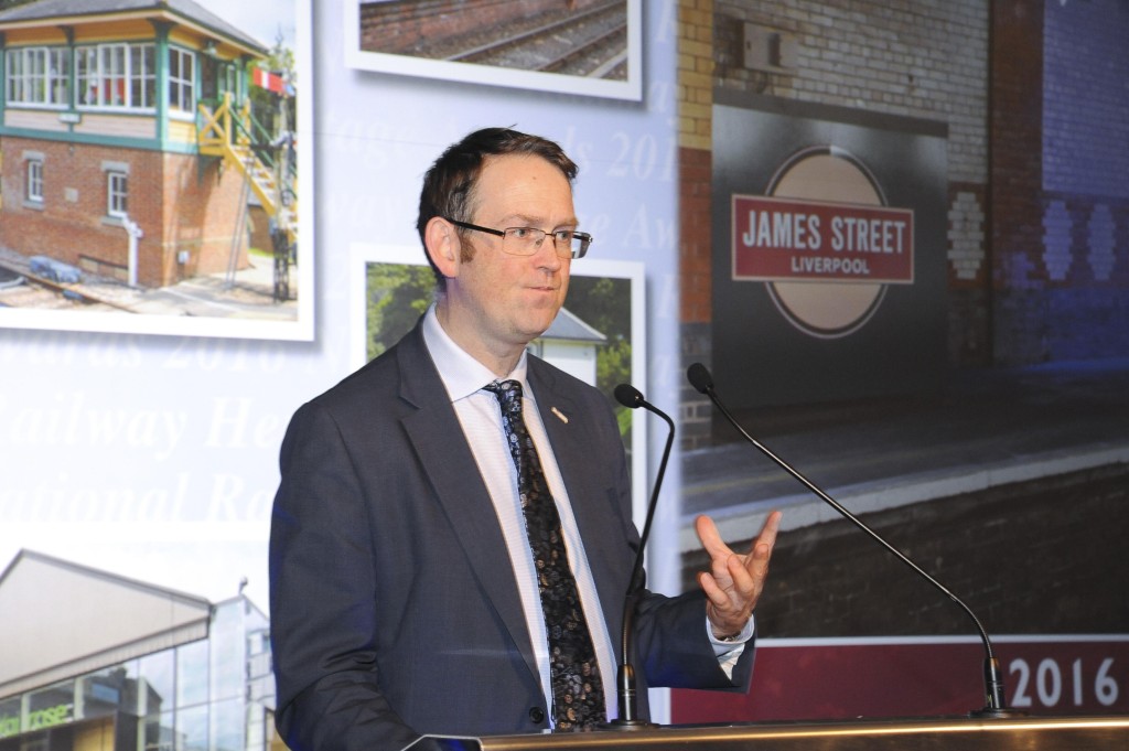  Rail Minister presents the 2016 Awards