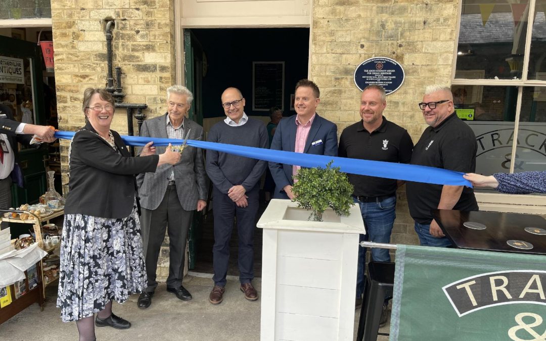 Mayor officiates at Knaresborough plaque unveiling ceremony